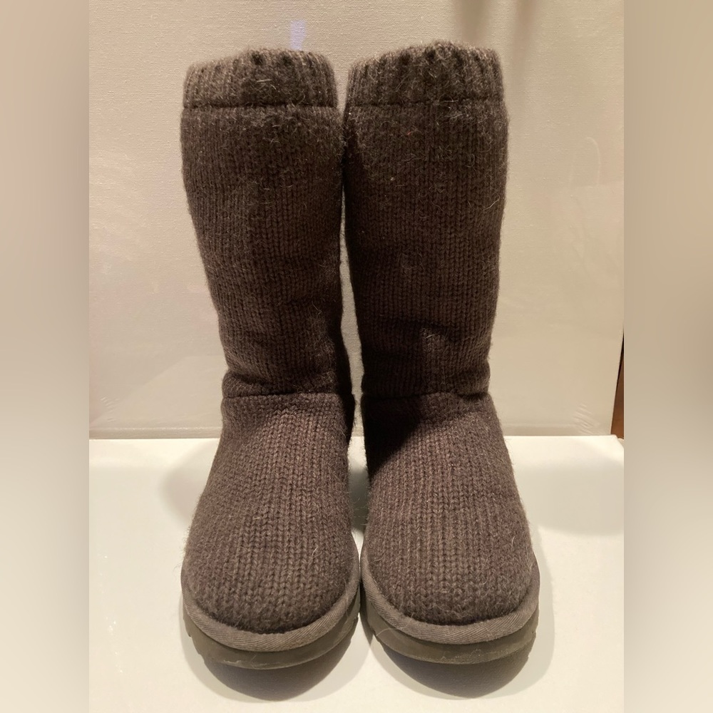 UGG Capra S/N1012287 Ribbed Knit | Size 8